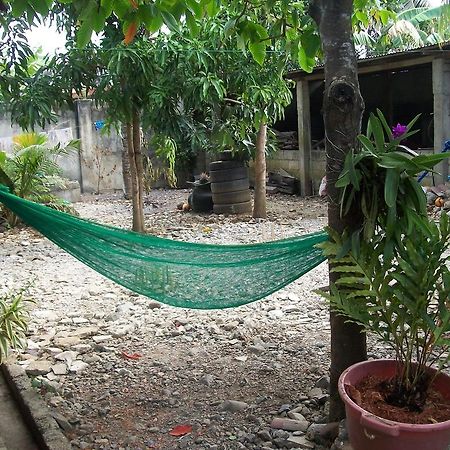 Charm Guest House Puerto Princesa Extérieur photo