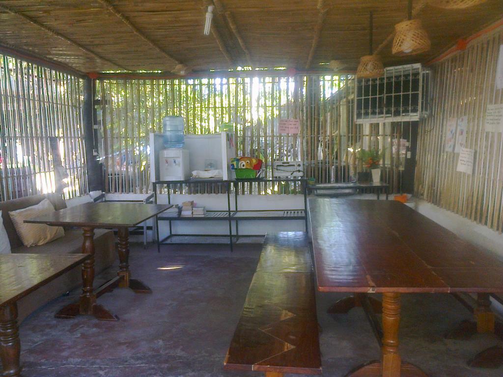 Charm Guest House Puerto Princesa Extérieur photo
