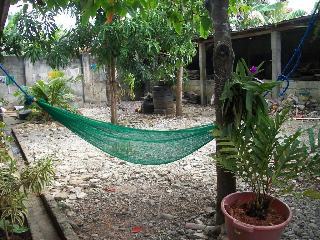 Charm Guest House Puerto Princesa Extérieur photo
