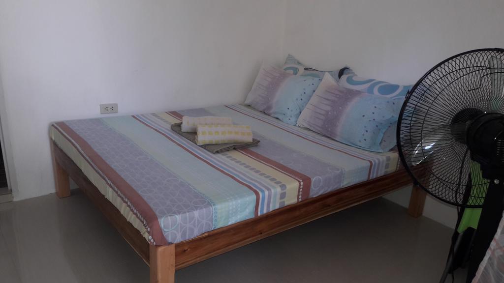 Charm Guest House Puerto Princesa Extérieur photo