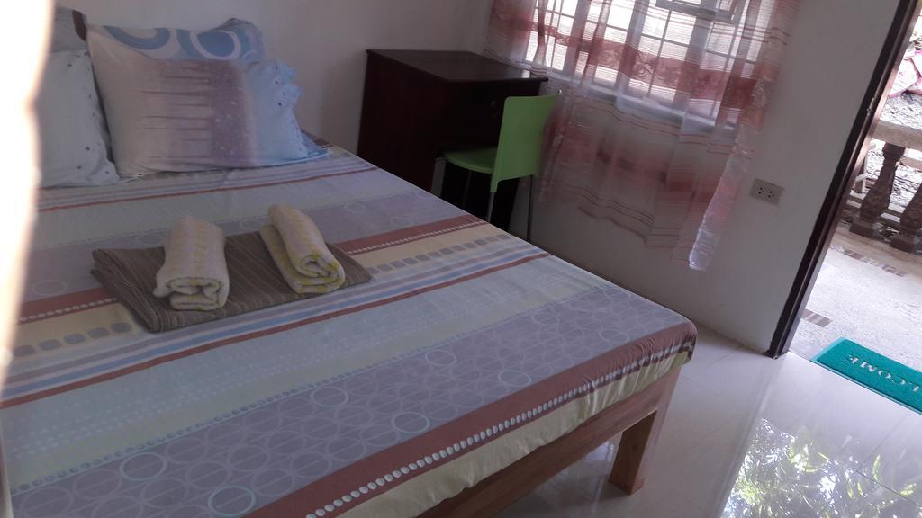 Charm Guest House Puerto Princesa Extérieur photo